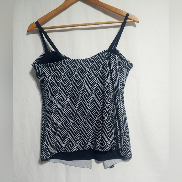 Croft & Barrow Black And White Tankini Top Size 16 - Picture 2 of 9